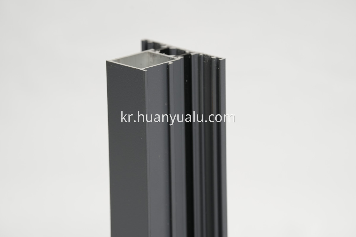 Thermal insulation profiles